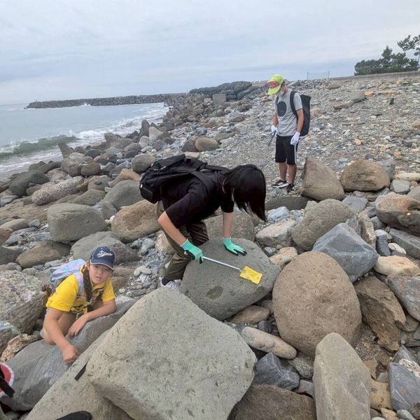 VS海岸清掃&ネイチャークラフト